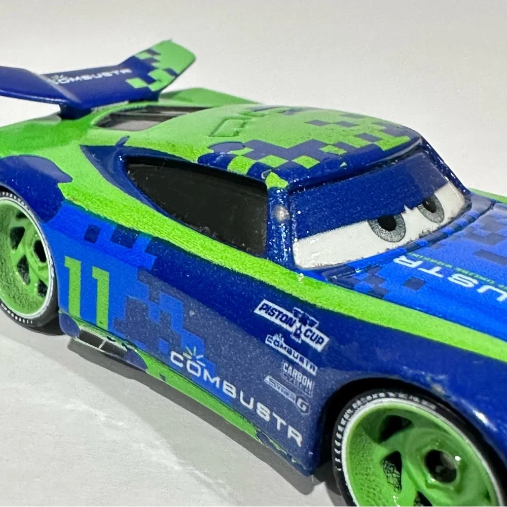 Disney Cars 3 Chris Roamin’ #11 Combustr Next Gen Racer